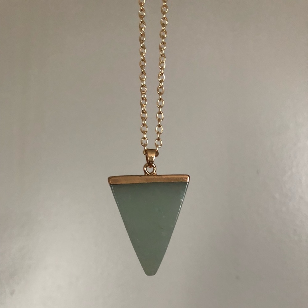✨Last Chance🌙 Green Quartz Triangle Necklace - Picture 2 of 5